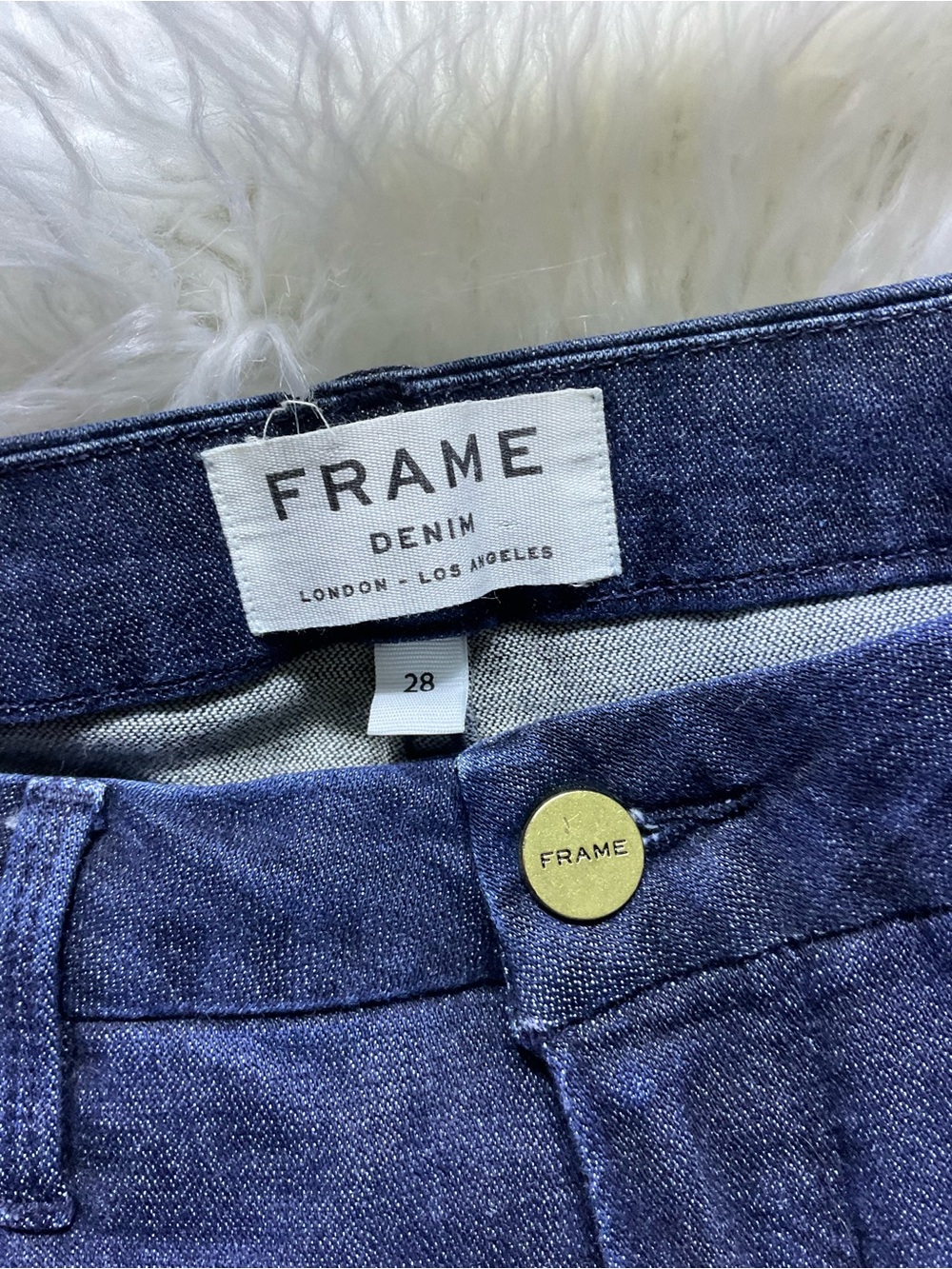 FRAME Denim Le Slim Straight Trouser in Denrock - Picture 3 of 5